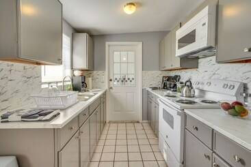 Family Friendly Lakeland Home W/ Private Hot Tub!