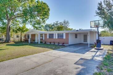 Family Friendly Lakeland Home W/ Private Hot Tub!