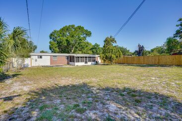 Family Friendly Lakeland Home W/ Private Hot Tub!