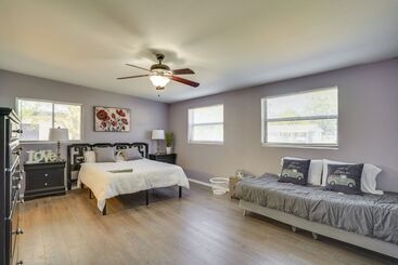Family Friendly Lakeland Home W/ Private Hot Tub!