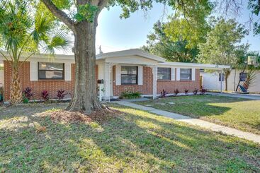 Family Friendly Lakeland Home W/ Private Hot Tub!