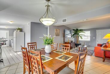 Family Friendly Lakeland Home W/ Private Hot Tub!