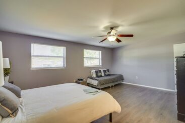 Family Friendly Lakeland Home W/ Private Hot Tub!