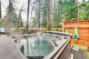 Family Friendly Packwood Retreat W/ Deck!