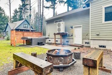 Family Friendly Packwood Retreat W/ Deck!