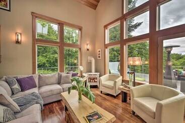 بيت ريفى Whidbey Island Oasis W/ Hot Tub & Cabana!