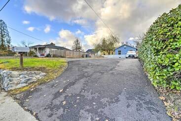Grants Pass Home ~ 1/2 Mi To Rogue River!