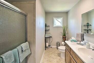 Greers Ferry Home W/ Yard, < 1 Mi To Marina!
