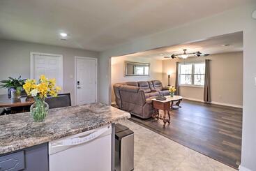 Greers Ferry Home W/ Yard, < 1 Mi To Marina!