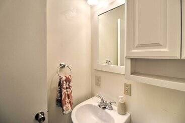 Greers Ferry Home W/ Yard, < 1 Mi To Marina!