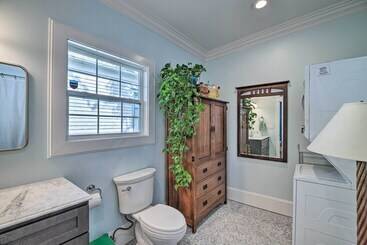 Historic Houston Bungalow ~ 2 Mi To Downtown!