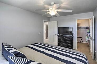 Lake Havasu Home   2 Mi From Main Launch Ramp!