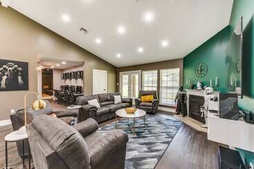 Luxe Lake Charles Escape W/ Home Theater!