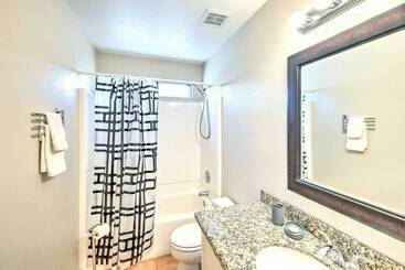 Modern Gilbert Retreat W/ Private Heated Pool