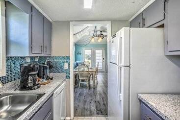 Myrtle Beach Cottage, Walk To Pools + Beach!