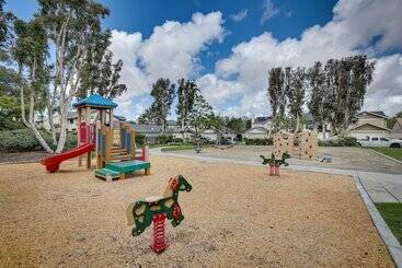Oceanside Vacation Home W/ Gas Grill + Patio