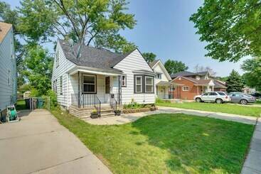 Pet Friendly Dearborn Home < 2 Mi To Downtown!