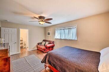 Pet Friendly Home ~ 6 Mi To Downtown Fort Worth!