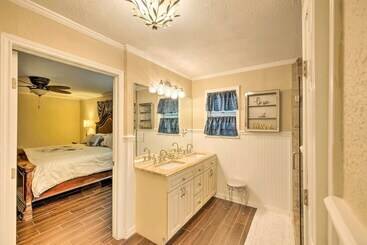 Pet Friendly Home ~ 6 Mi To Downtown Fort Worth!