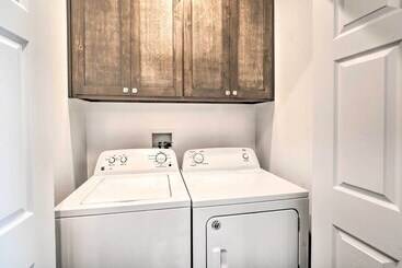 بيت ريفى Pet Friendly Retreat   1 Block To Colorado River!