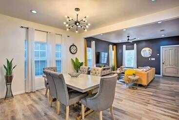 4 Mi To Dtwn Dallas: Home W/ Fire Pit + Gazebo