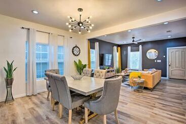 4 Mi To Dtwn Dallas: Home W/ Fire Pit + Gazebo