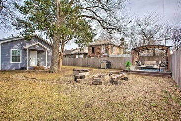 4 Mi To Dtwn Dallas: Home W/ Fire Pit + Gazebo