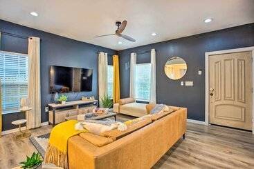 4 Mi To Dtwn Dallas: Home W/ Fire Pit + Gazebo