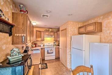 Walk To Pool & Lake: Albrightsville Vacation Home!