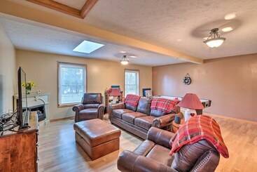 Walk To Pool & Lake: Albrightsville Vacation Home!
