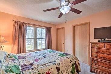 Walk To Pool & Lake: Albrightsville Vacation Home!