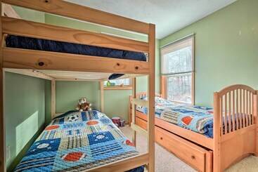 Walk To Pool & Lake: Albrightsville Vacation Home!