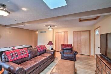 Walk To Pool & Lake: Albrightsville Vacation Home!