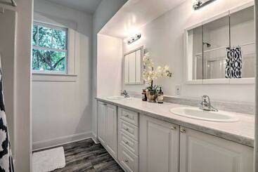 Quiet Jacksonville Retreat   4 Miles To Downtown!