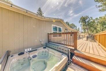 Ruidoso Cabin W/ Hot Tub & On Site Hiking!