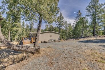Ruidoso Cabin W/ Hot Tub & On Site Hiking!