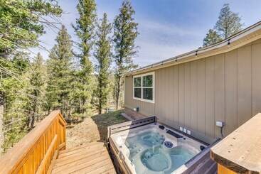 Ruidoso Cabin W/ Hot Tub & On Site Hiking!