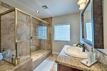 Spacious Desert Retreat ~ 3 Mi To Lake Havasu