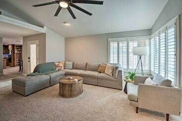 Spacious Desert Retreat ~ 3 Mi To Lake Havasu