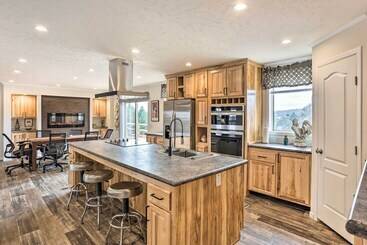 Spacious Hermosa House W/ Black Hills View