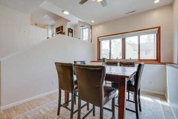 Spacious Minneapolis Home Rental: 8 Mi To Downtown