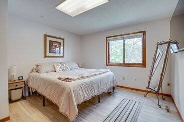 Spacious Minneapolis Home Rental: 8 Mi To Downtown