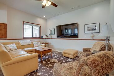 Spacious Minneapolis Home Rental: 8 Mi To Downtown