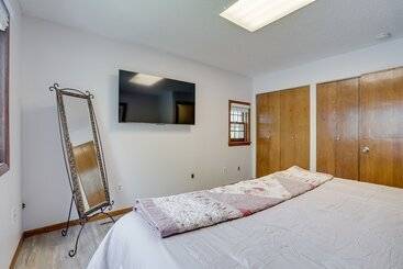 Spacious Minneapolis Home Rental: 8 Mi To Downtown