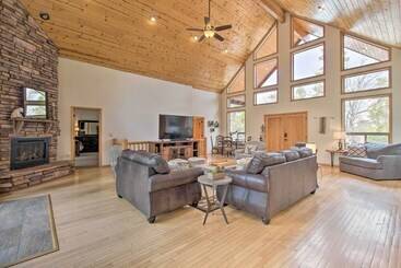 Family Friendly Show Low Cabin W/ Deck & Game Room