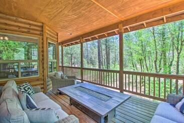 Deck, Grill & Fire Pit: Spacious Show Low Hideaway