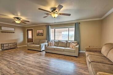 بيت ريفى Updated Family Home   2 Blocks To Colorado River!