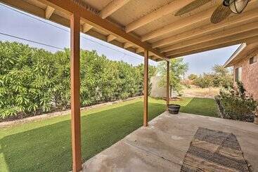 Updated Family Home 2 Blocks To Colorado River!