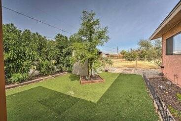 Updated Family Home   2 Blocks To Colorado River!