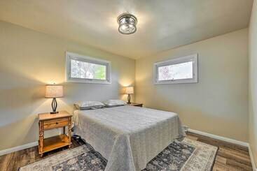 Updated Pet Friendly Home 9 Mi To Ski Area!